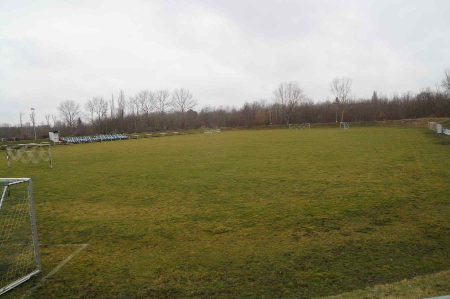 Leeres Vereinsgelände wartet auf den Restart nach Corona