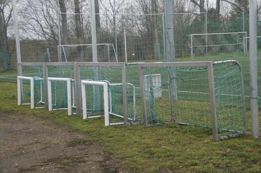 Leeres Vereinsgelände wartet auf den Restart nach Corona