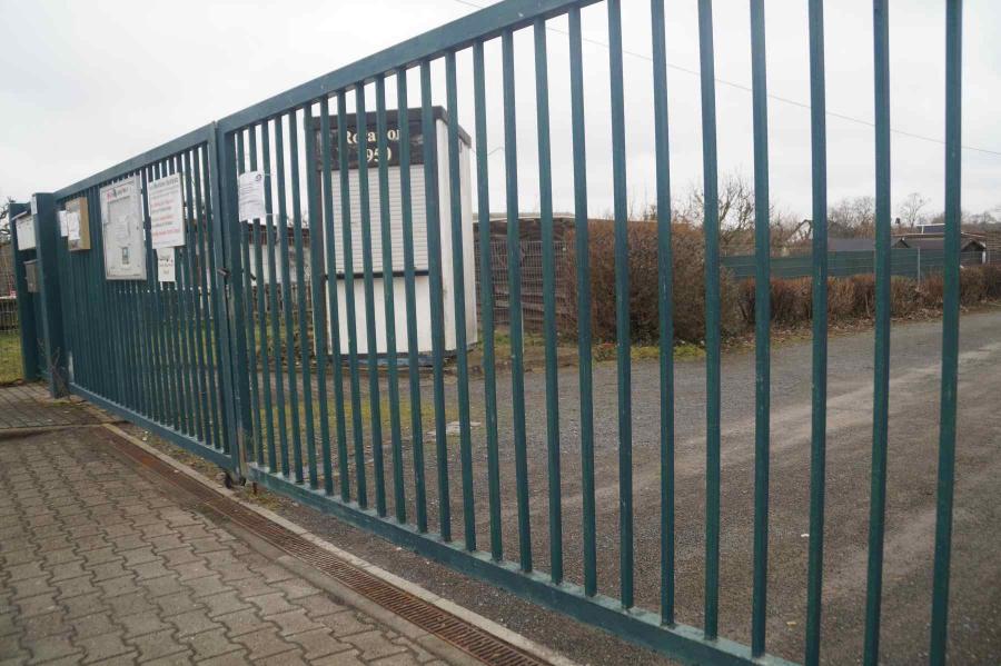 Leeres Vereinsgelände wartet auf den Restart nach Corona