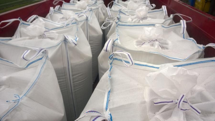 Sanierung Kunstrasen 2017 - 20 Tonnen Quarzsand